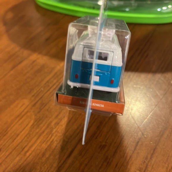 Jada Punch Buggy Slug Bug Volkswagen T1 Van Bus Surfboard Surf X 2 - Picture 6 of 10